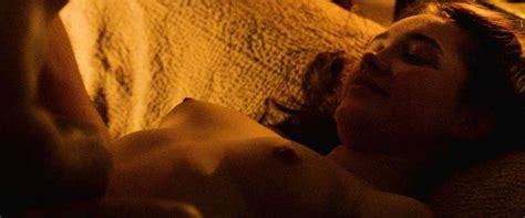 Florence Pugh Nude Sex Scene From Outlaw King Scandal Planet