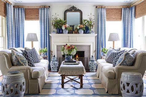 25 Designers Celebrate Blue And White Decor Blue And White Living