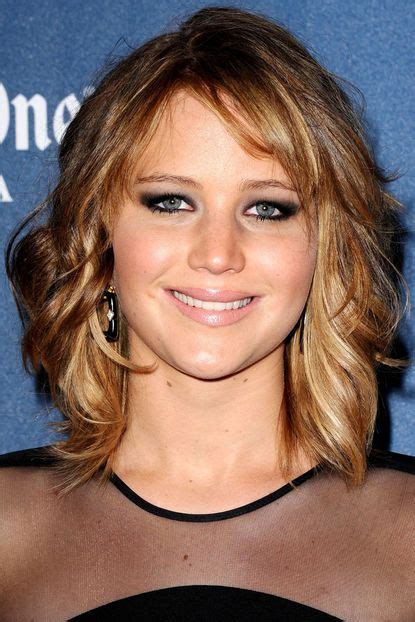 Jennifer Lawrence Debuts Short Hairstyle At Glaad Awards Marie Claire Uk