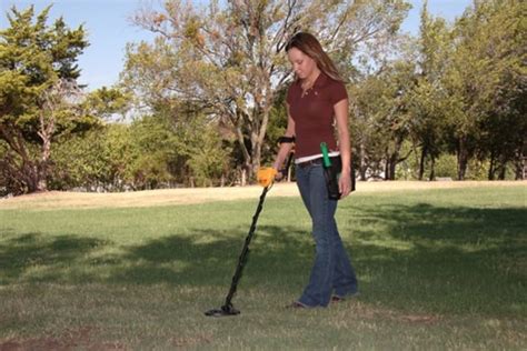 It can detect all kinds of metals including iron, aluminum, copper, stainless steel etc. Tips for Finding Antique Glass Bottles with a Metal Detector