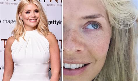 Holly Willoughby Shows Off Freckles In Make Up Free Holiday Snap