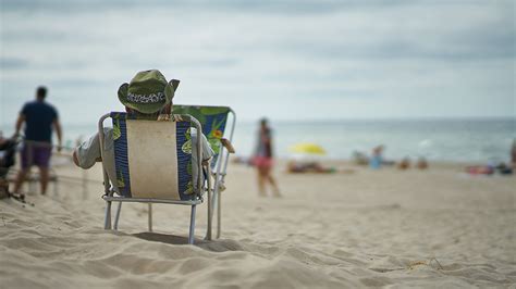 6 more long island beaches closed 17 now restricting swimming due to excessive bacteria levels