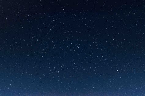 How to Shoot Starry Nights With a DSLR From the Comfort of Your Home - Creative Pad Media