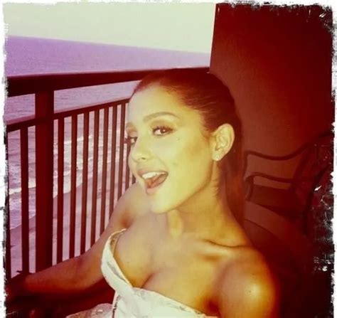 37 Hottest Ariana Grande Bikini Pictures Will You Drool For Her The Viraler