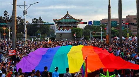 Massive Taiwan Gay Pride Parade Set In Taipei More Than 80000 To
