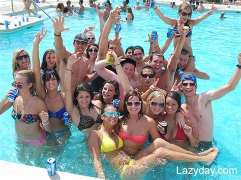 I Love Pool Parties Nothing Screams College More Than The Best Pool Parties College Life