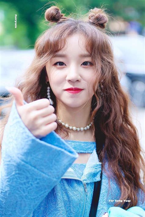Yuqi has enjoyed listening to music from a young age. (G)i-dle visual line battle : Shuhua VS Yuqi VS Miyeon ...