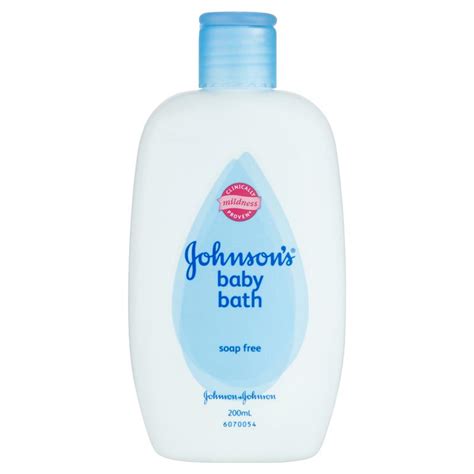 Gently wash the rest of baby with water and a small amount of soap. Buy Johnson & Johnson - Johnson's Baby Bath - Soap Free ...