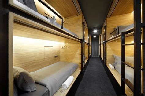 Cube boutique capsule hotel @ chinatown is located on smith street in chinatown, home to singapore's popular outdoor food street. POD Hotel Singapore by Formwerkz Architects | CONTEMPORIST