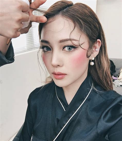 들어는 봤나요 혼혈st 메이크업 보그 코리아 Korean Makeup Tips Korean Beauty Tips