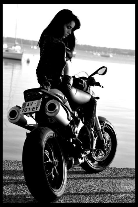 Girls On Motorcycles Pics And Comments Page Triumph Forum