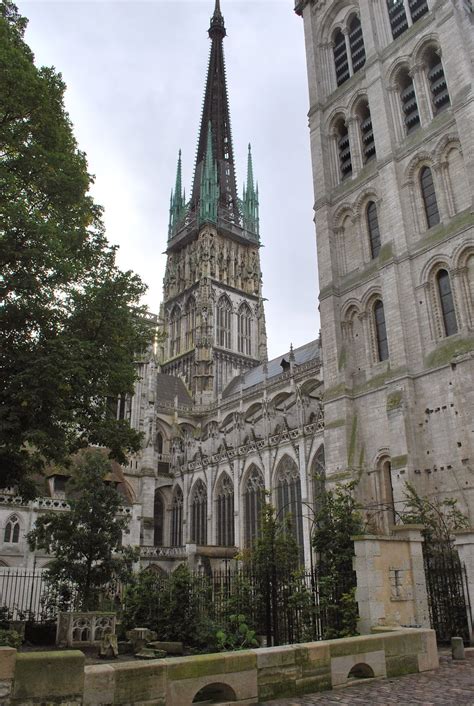 socalgalopenwallet: Rouen cathedral