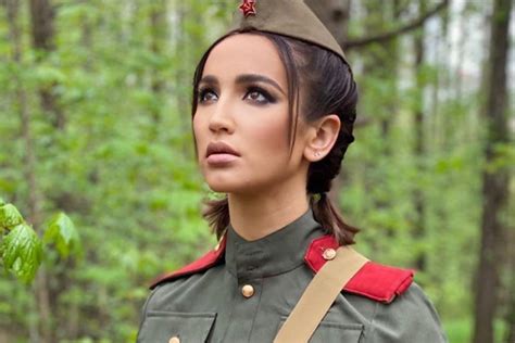 Скачай ольга бузова и аня pokrov так сильно (2021) и ольга бузова грустныий трек (2021). «На войне макияжа нет» — Ольга Бузова опозорила День ...