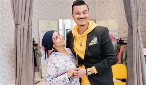 …an initial search of the history of her first marriage and former husband drew naught from google. Farit Ismeth Emir Dikatakan Bapa Kandung Isteri, Ini ...