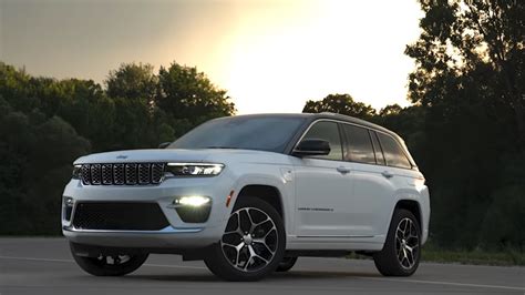Jeep Reveals 2022 Grand Cherokee Plug In Hybrid Teases Future Tech For