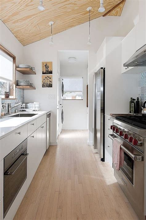 Para pensar en cocinas de diseño, debes atreverte a salir de los esquemas tradicionales o convencionales que encuentras en la… the post tendencias de cocina que están triunfando este 2021 appeared first on bienvenidos a mi cocina. 34+ Ideas De Diseño De Cocina Pequeña Extremadamente ...