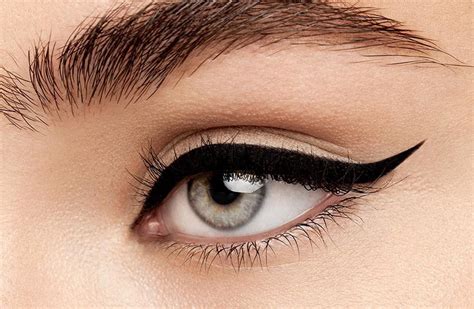 How To Do Winged Eyeliner Complete Tutorial
