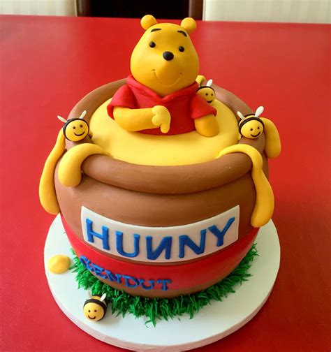 Winnie The Pooh Honey Pot Cake Cakeze