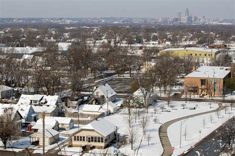 With More Than 3 Inches Omaha Smashes The Snowfall Record For April 16
