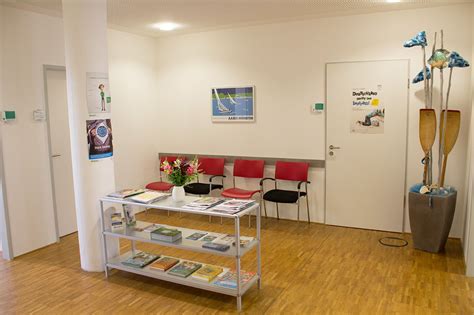 Unser team bringt erfahrung mit aus unterschiedlichen spezialgebieten und betreut sie daher umfassend. Ihre Praxis am Germania-Campus | Hausarzt am ...