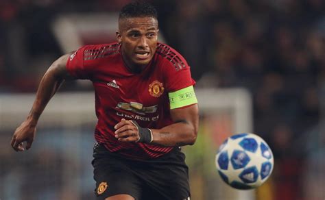 Valencia has previously played for emelec in ecuador. Antonio Valencia llega a los Gallos