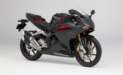 The 2017 honda cbr250rr sport bike model announcement + review of specs & features. Honda | 新型の軽二輪スーパースポーツモデル「CBR250RR」を発売