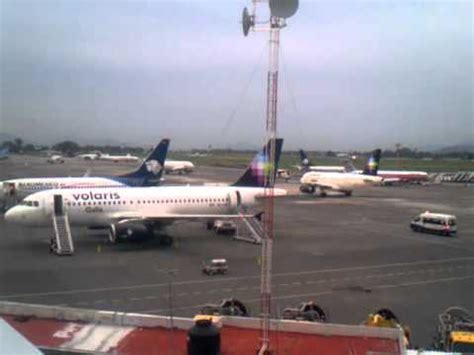Gdl airport is located in the town of tlajomulco de ziniga, jalisco state, and is 16 km from city center of guadalajara, mexico. Rampa Aeropuerto de Guadalajara / Airport platform ...