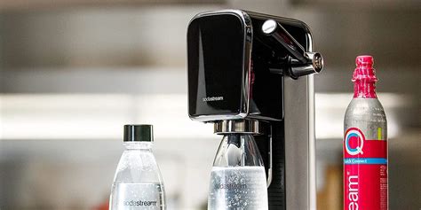 Sodastreams Retro Style Art Sparkling Water Maker Bundle Hits Amazon