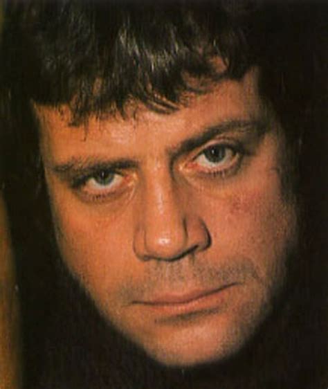 pictures of oliver reed