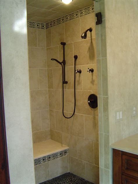 Shower With Bench And Tiled Ceiling Stanza Da Bagno Denver Di Gem