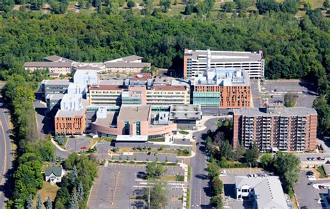 Госпиталь в Канаде Montfort Hospital