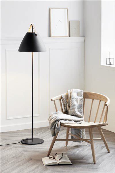 Scandinavian Style Floor Lamp White Or Black E27 Myplanetled