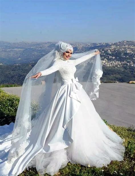 Long Sleeve Muslim Wedding Dress Ball Gown High Neck Colorful Vestido De Noiva Wedding Gown 2017
