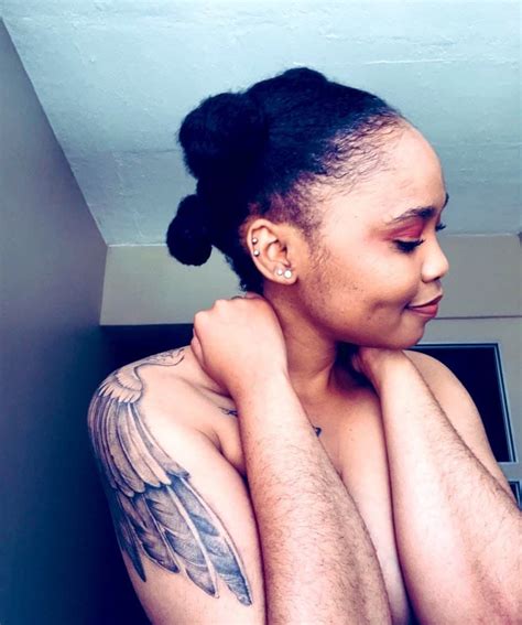 Lady Flaunts Her Hairy Arms Vows Never To Shave Them Photos