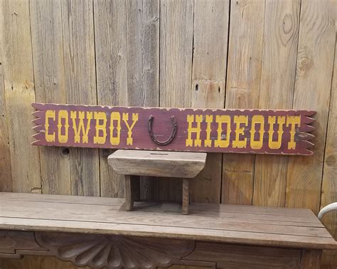 Cowboy Hideoutrusticcarvedwoodsignwesterndécorranchold Westbar