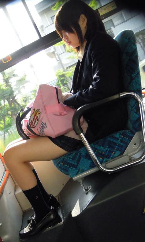 画像電車でエチエチなJKがいたからスマホ盗撮経験奴 JKちゃんねる 女子高生画像サイト Givency antigona bag