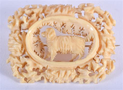 An Antique Carved Ivory Brooch 5 Cm X 3 Cm