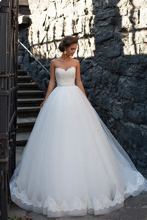 2016 Sexy Backless Ball Gown Lace Wedding Dresses Corset Sleeveless