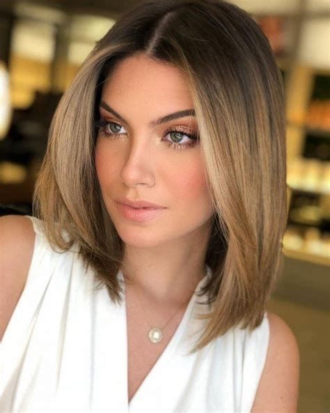 Medium length layered hairstyles also look great when they are straight and sleek. 10 Beautiful Medium Length Hairstyles 2019 | herinterest.com/