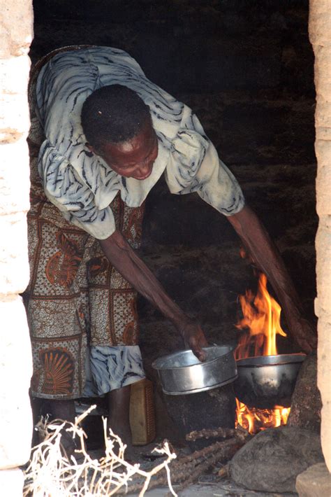 How to cook over a campfire 1. Better cook stoves matter | Science Buzz