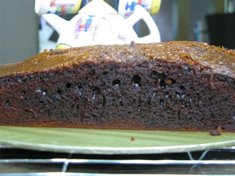Untuk elakkan resepi kek sarang semut menjadi pahit,gula hendaklah diperangkan atau dihanguskan dengan api yang kecil untuk elakkan kek menjadi tips : NAZRAH BAKERY: KEK KUKUS SARANG SEMUT