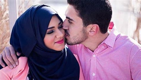 Menikah adalah syarat mutlak untuk dapat melakukan hubungan intim secara islam, menikah juga harus sesuai syarat dan rukunnya agar sah menurut islam. Ternyata ada waktu mujarab untuk melakukan hubungan intim ...