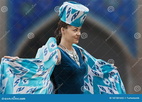 Uzbek Woman In National Costumes Bukhara Uzbekistan Editorial Photography Image Of Asia