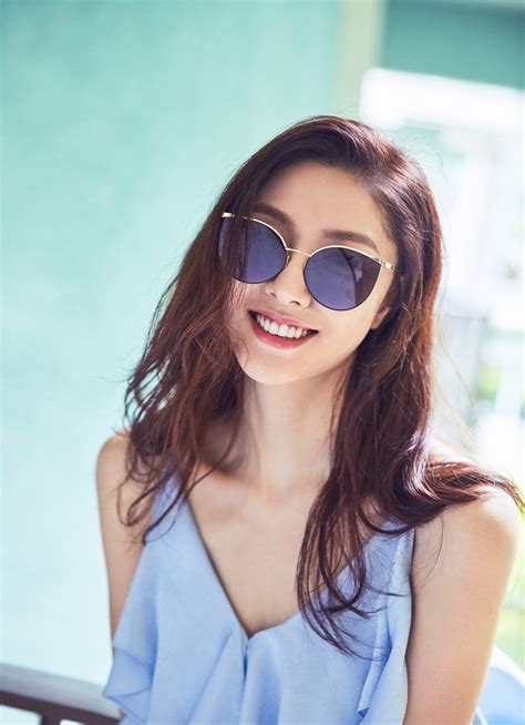 The man who guards me. Seo Ji Hye - Cosmopolitan Magazine April Issue '18 ...