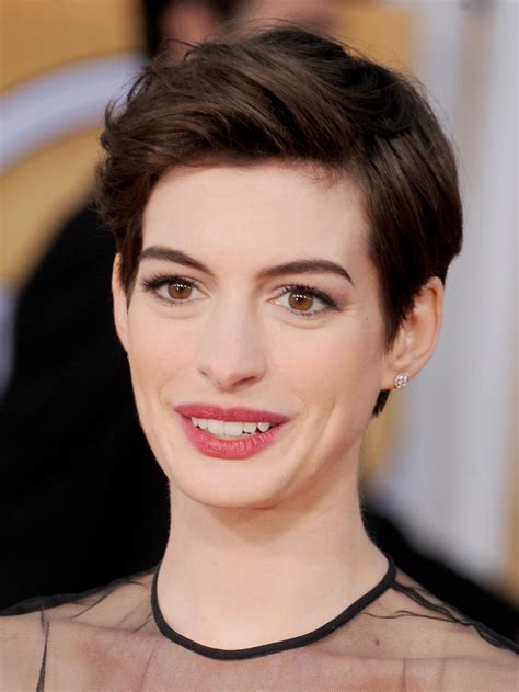 Anne Hathaway Shows You 10 Inventive Ways To Wear A Pixie Short Hair
