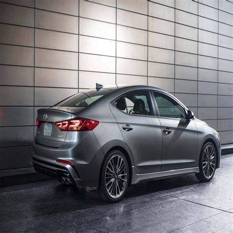 The elantra earns good epa estimates compared to many class rivals, and stepping up from its base trim to the eco trim makes it even more efficient. The 2019 Hyundai Elantra Gas Mileage New Release : Car ...