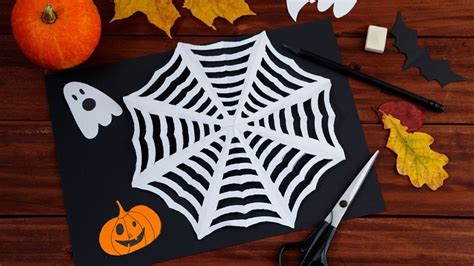 Toile D'araignée Halloween A Faire Soi Meme Plus Explication - Faire une toile d'araignée en papier : tutoriel facile