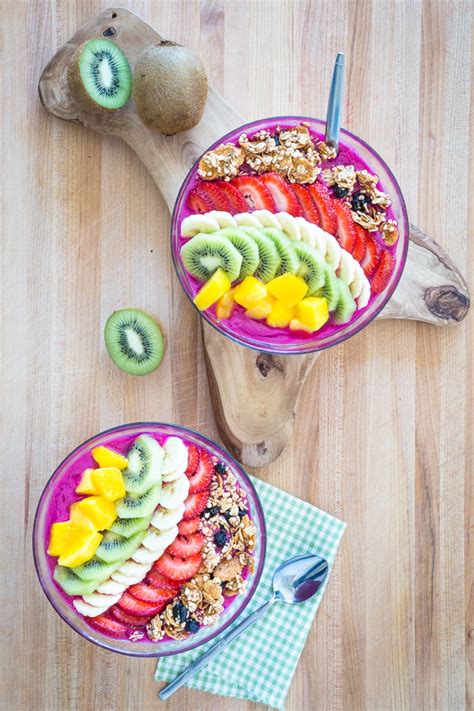 Recipe for making a pitaya, or dragon fruit, bowl at home. Dragon Fruit Smoothie Bowl + The NuNatural Giveaway Winners!