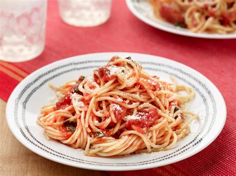 Spaghetti with tomato and ricotto sauce. Simple Spaghetti with Tomato Sauce Recipe | Food Network ...