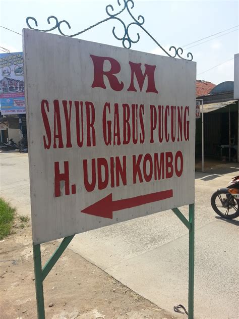 Ikan gabus pucung merupakan salah satu makanan berkuah yang mempunyai aroma yang sangat sedap dan pastinya nikmat. Nyok Kite Cobain Sayur Gabus Pucung Betawi